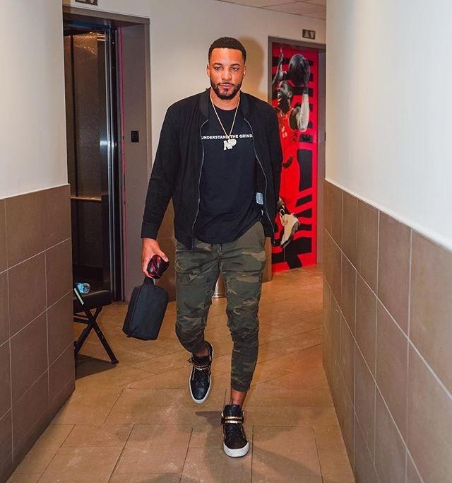 希尔德：库里缺阵时我们得填补空缺，用自己的方式串联比赛（希尔德：库里缺阵我们必须站出来，用各自方式带动比赛运转）