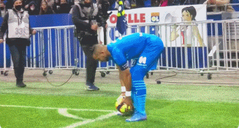 记者：于根伟没有参加国足主帅竞聘（记者：于根伟未参与国足主帅竞聘）