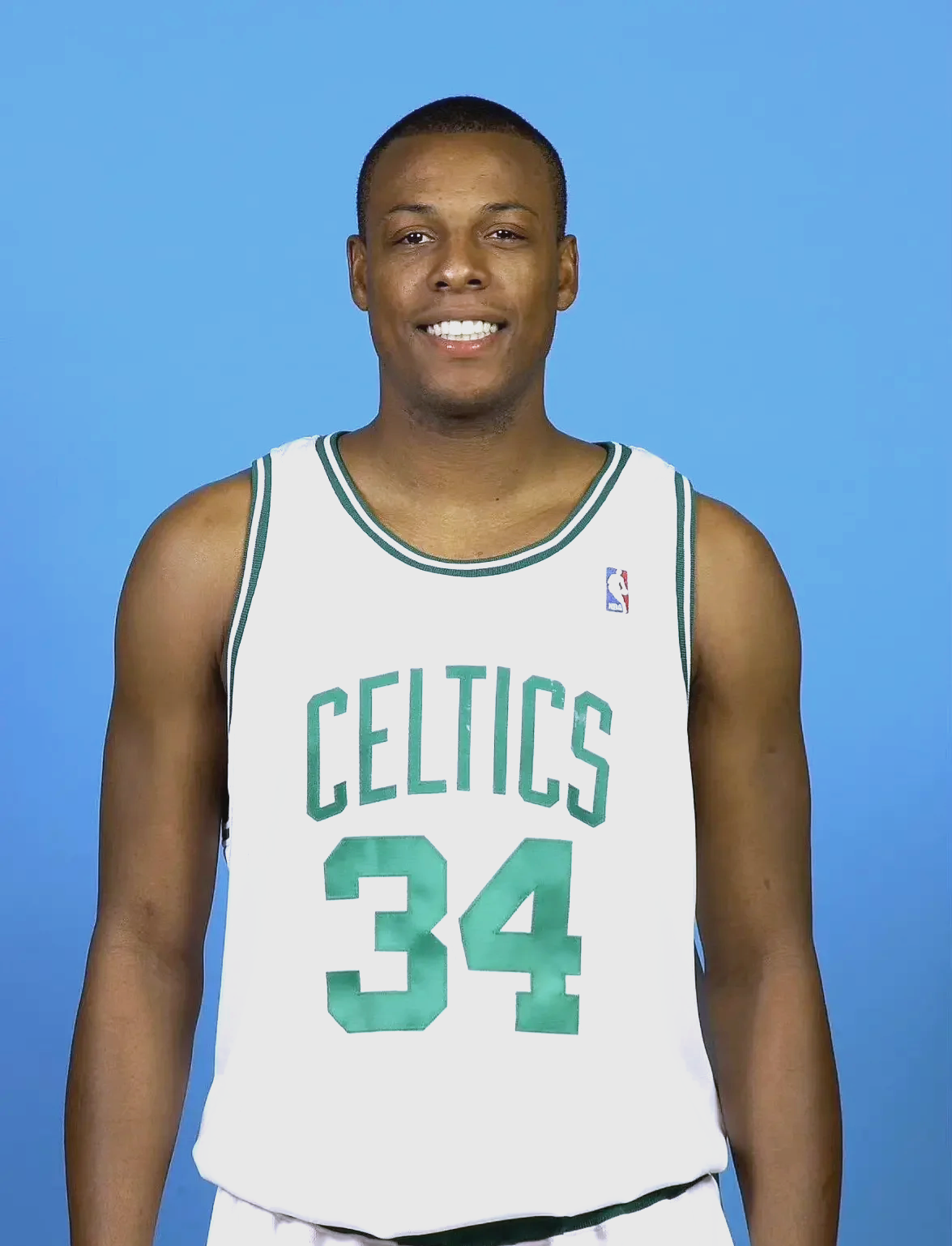 半场战报：西海岸1-0亚泰，陈柏良助攻里切利头球破僵（半场西海岸1-0亚泰：陈柏良助攻里切利头球先拔头筹）