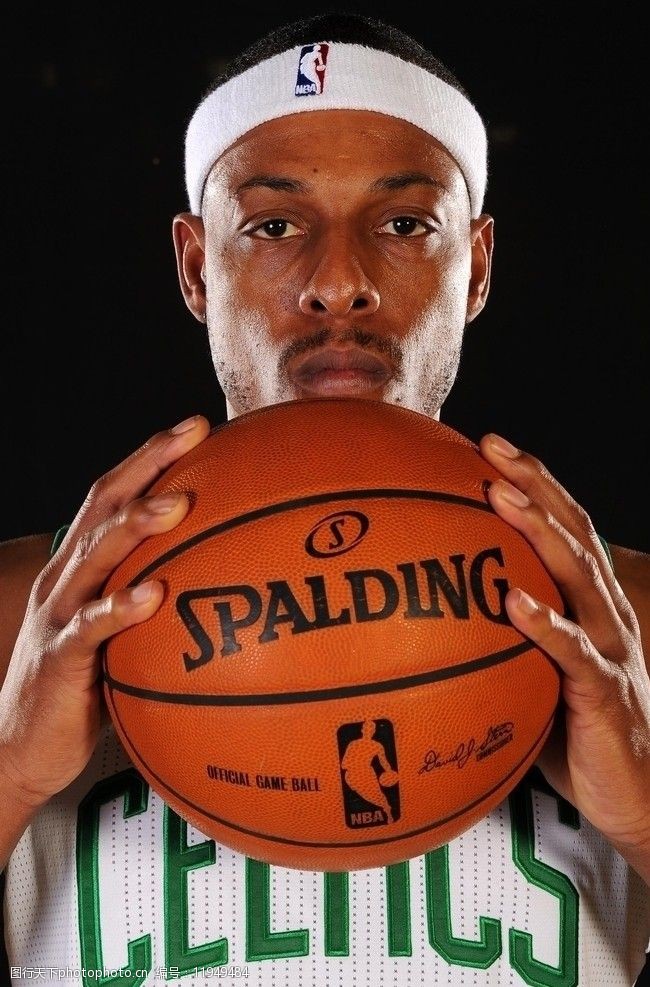 皇马主帅阿隆索发布会解析：维尼修斯状态喜人 青训新星获征召（皇马主帅阿隆索发布会解读：维尼修斯状态出色 青训新星入选名单）