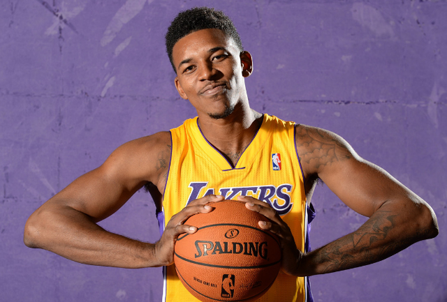 足球是朋友、梦想与人生的瞬间🔴⚫️⚽️（足球，连接友谊，点燃梦想，定格人生瞬间🔴⚫️⚽️）