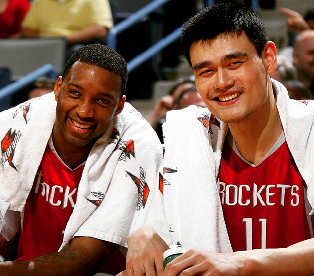 米体：安古伊萨将伤缺三到四个月，那不勒斯中场人手更显紧张（米体：安古伊萨预计伤停3至4个月，那不勒斯中场更加告急）