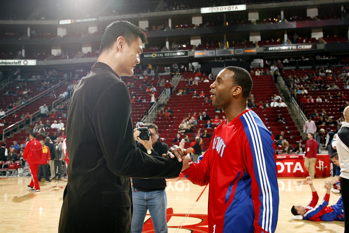 万项：距离理想中的球员还差很多；最后两场比赛不会放松（万项：离理想中的自己仍差很远，余下两战绝不松懈）