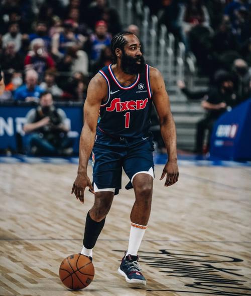 萨拉维亚：恩里克打造球队的方式非常出色，他尊重每一位球员（萨拉维亚盛赞恩里克：建队方式出众，尊重每位球员）